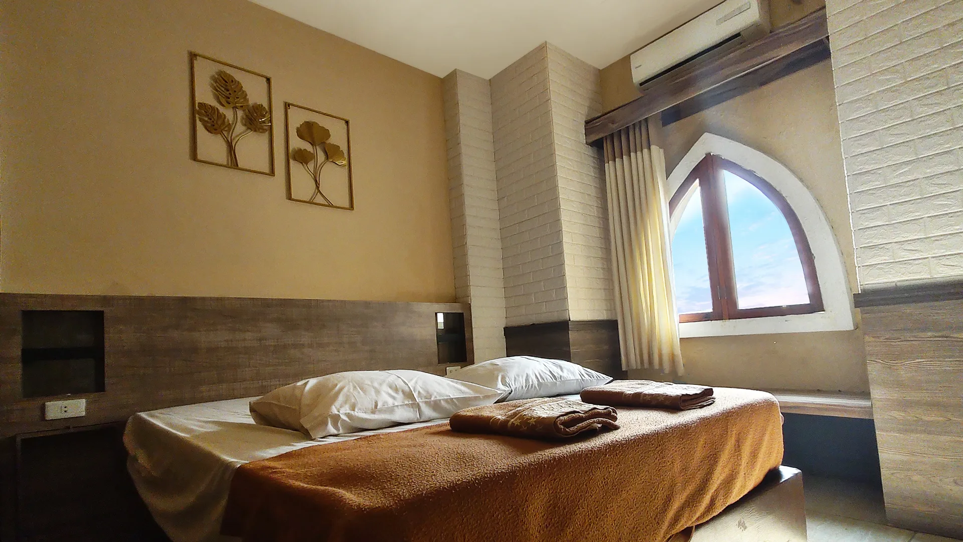 Deluxe Queen Room